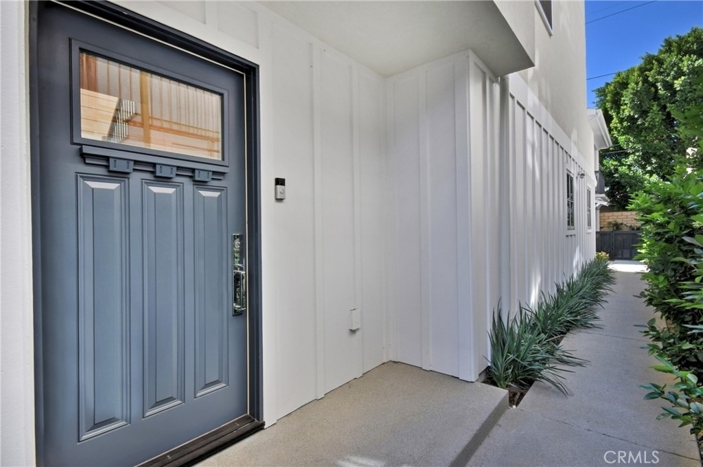 4641 Cahuenga Boulevard - Photo 2