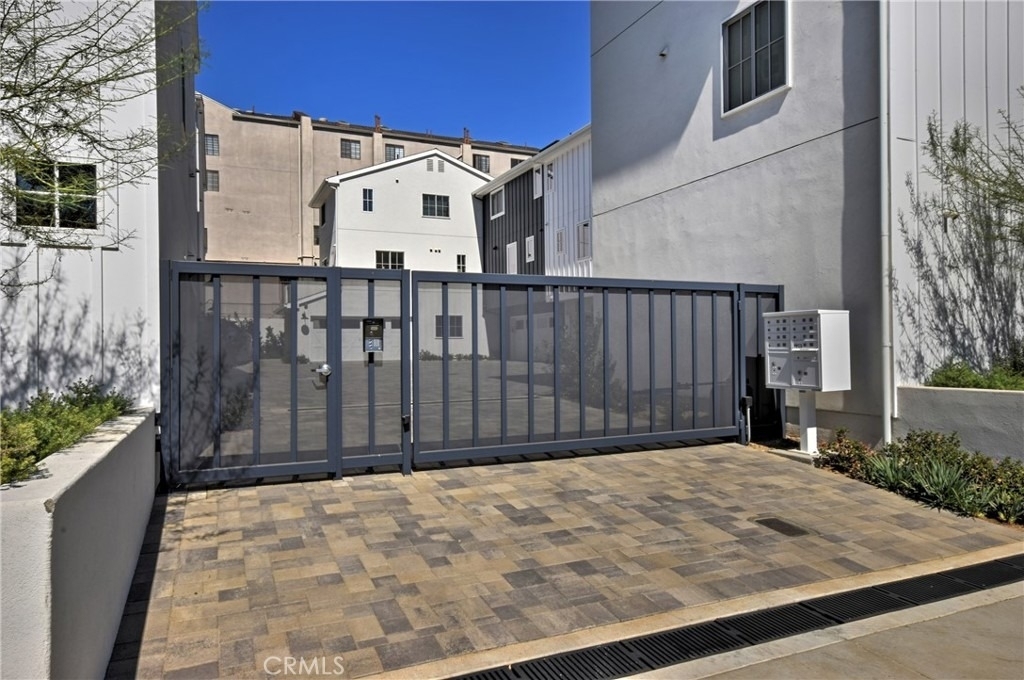 4641 Cahuenga Boulevard - Photo 35