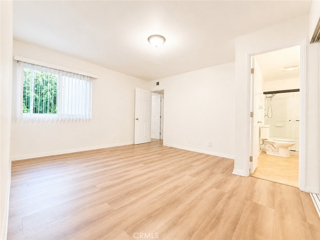 10636 Woodley - Photo 7