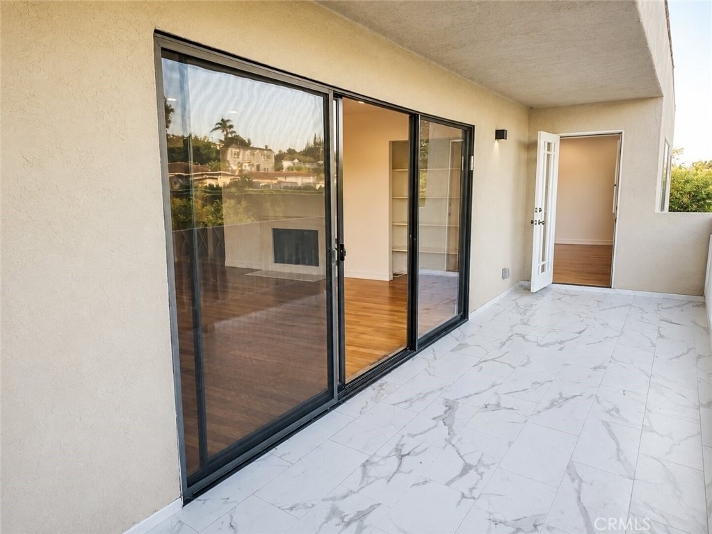 1310 Roxbury Drive - Photo 14