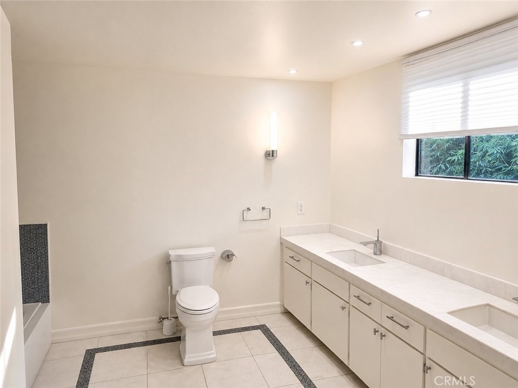 1310 Roxbury Drive - Photo 17