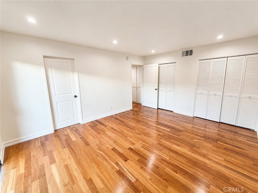 1310 Roxbury Drive - Photo 8
