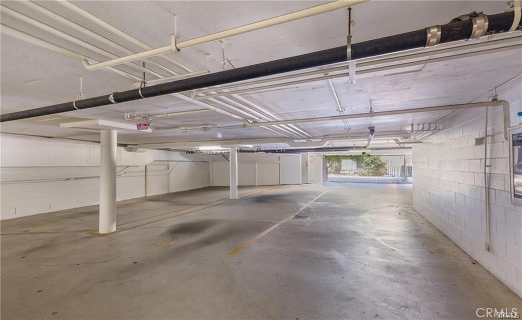 1310 Roxbury Drive - Photo 25