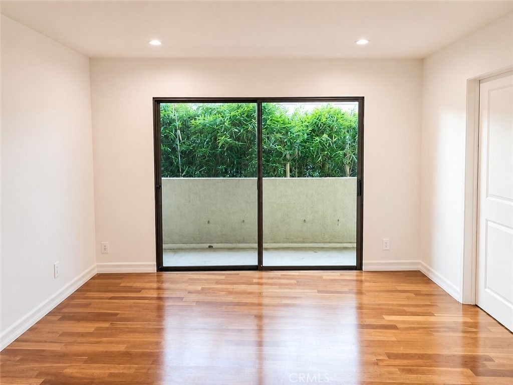 1310 Roxbury Drive - Photo 7