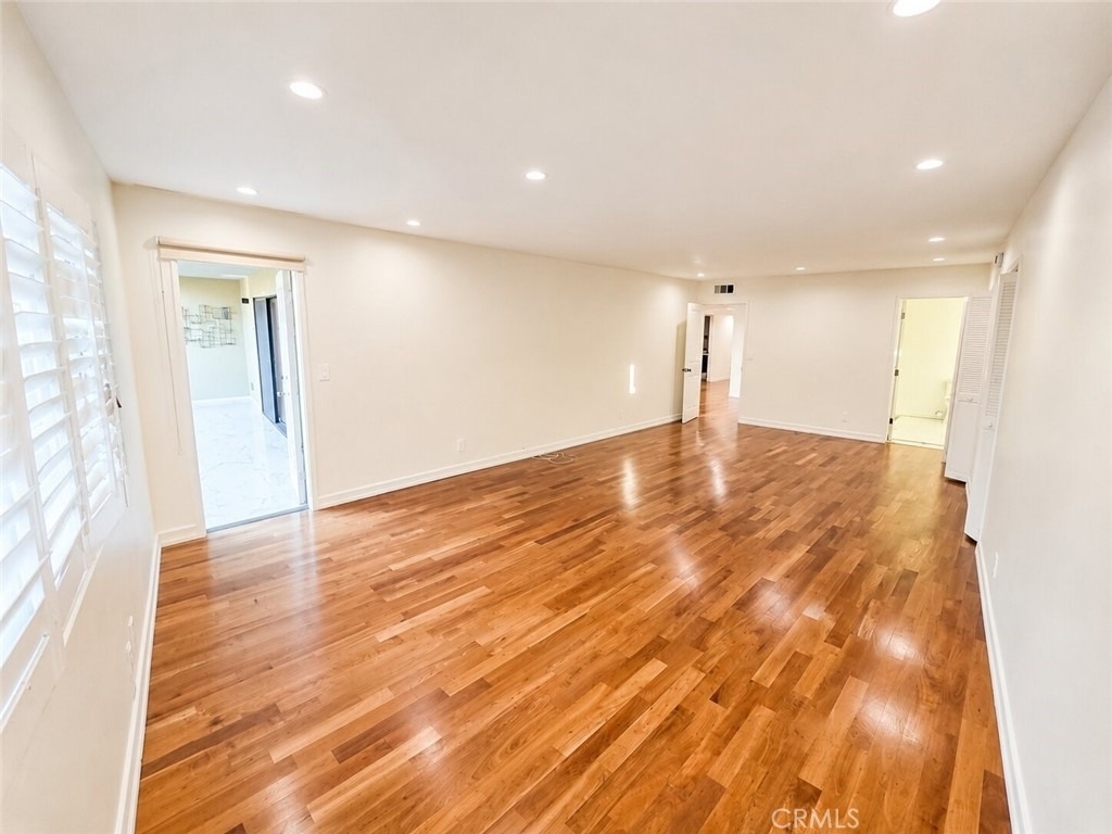 1310 Roxbury Drive - Photo 11
