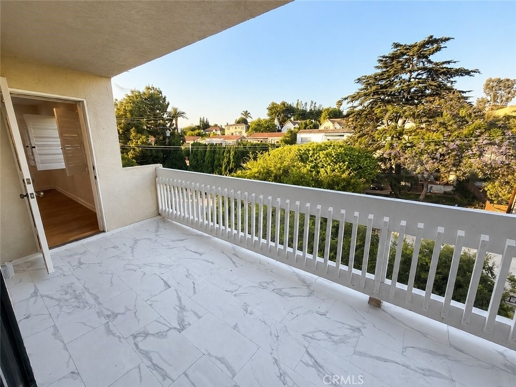 1310 Roxbury Drive - Photo 20