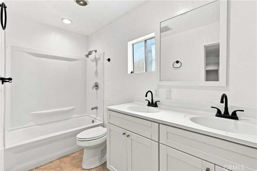16020 Kittridge Street - Photo 10