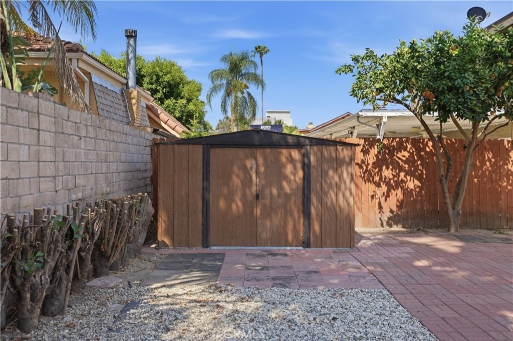 16020 Kittridge Street - Photo 25