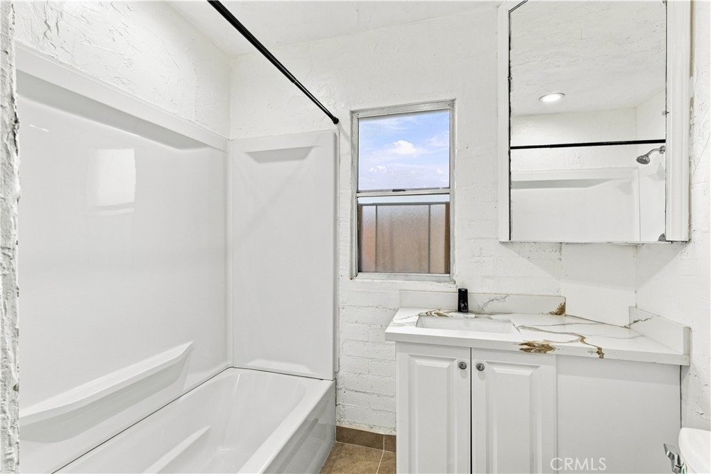 16020 Kittridge Street - Photo 20