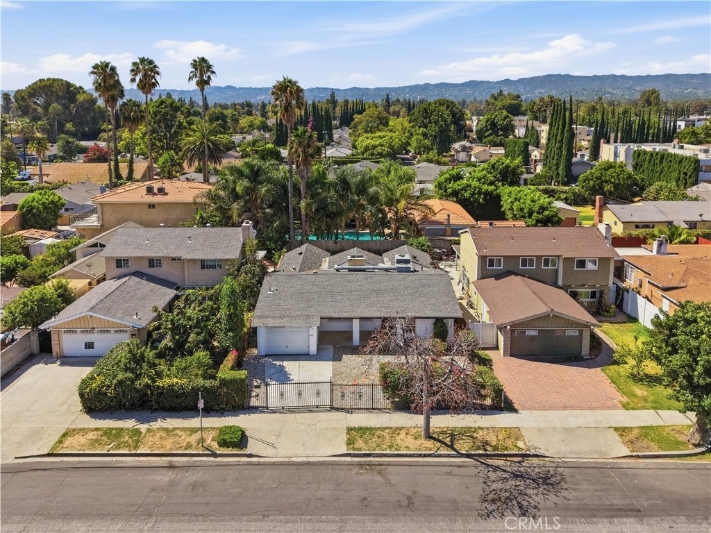 16020 Kittridge Street - Photo 28