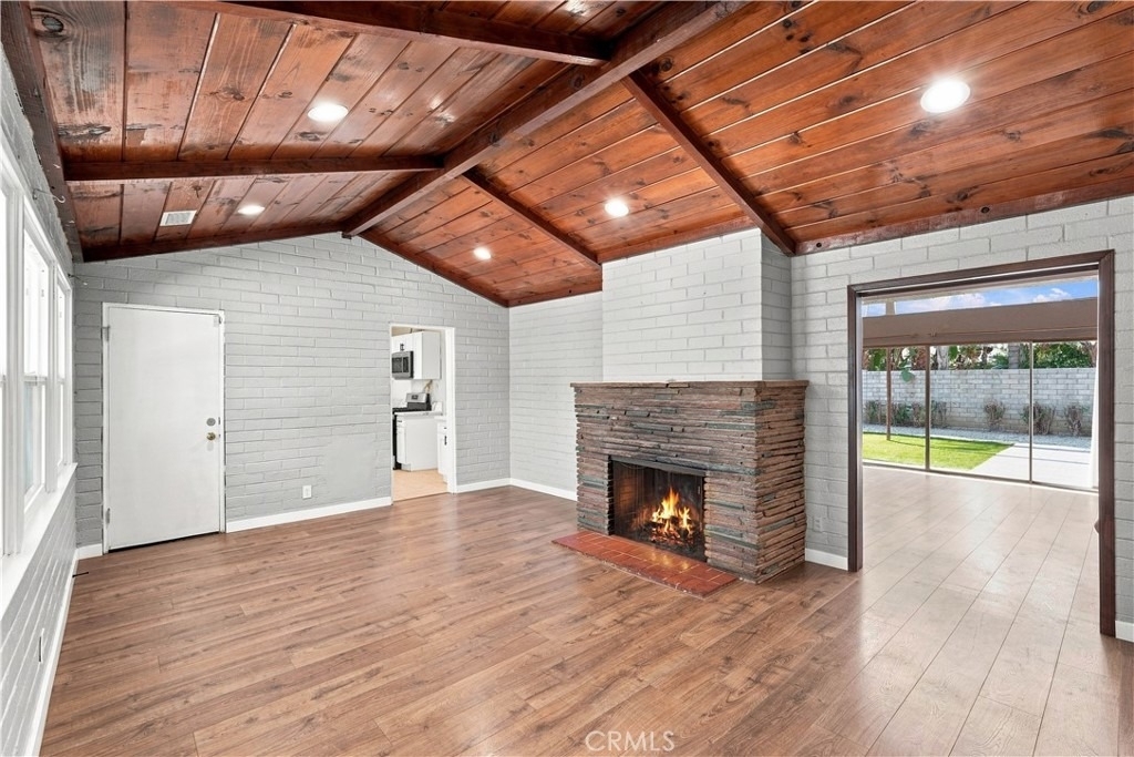16020 Kittridge Street - Photo 3