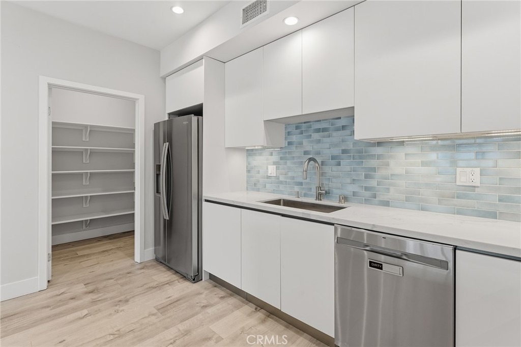 5820 La Mirada Avenue - Photo 11