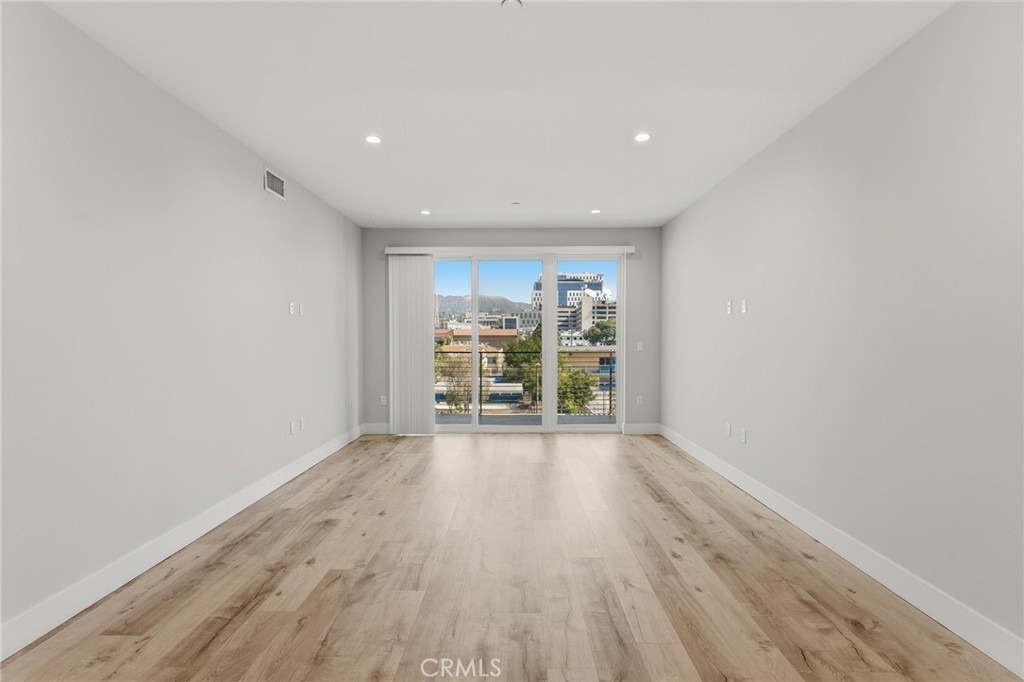 5820 La Mirada Avenue - Photo 4