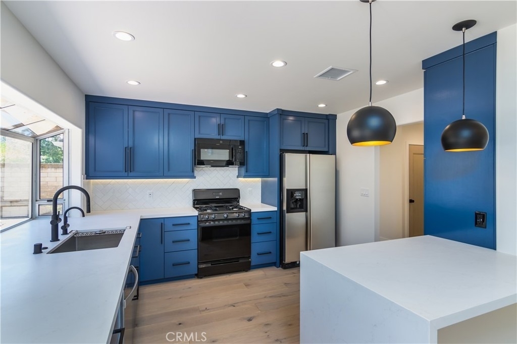 32046 Kingspark Court - Photo 7