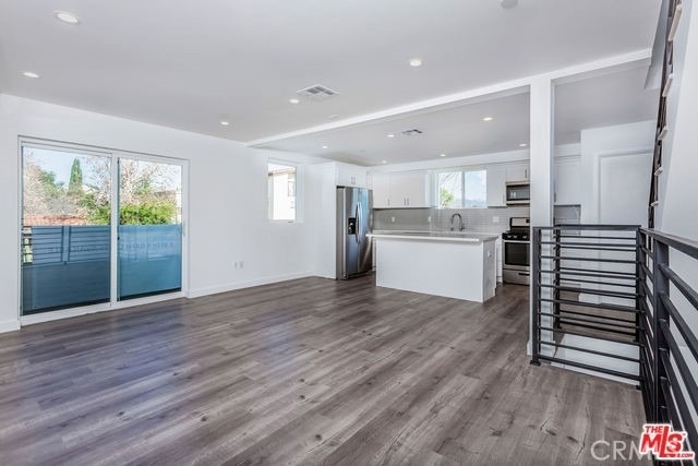 10916 Hesby Street - Photo 5
