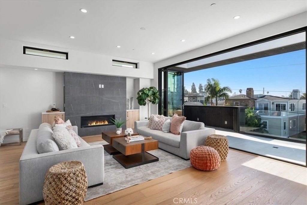947 7th Street - Photo 4