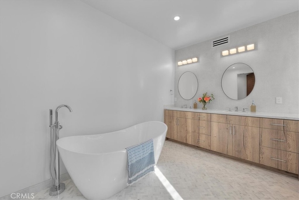 947 7th Street - Photo 34