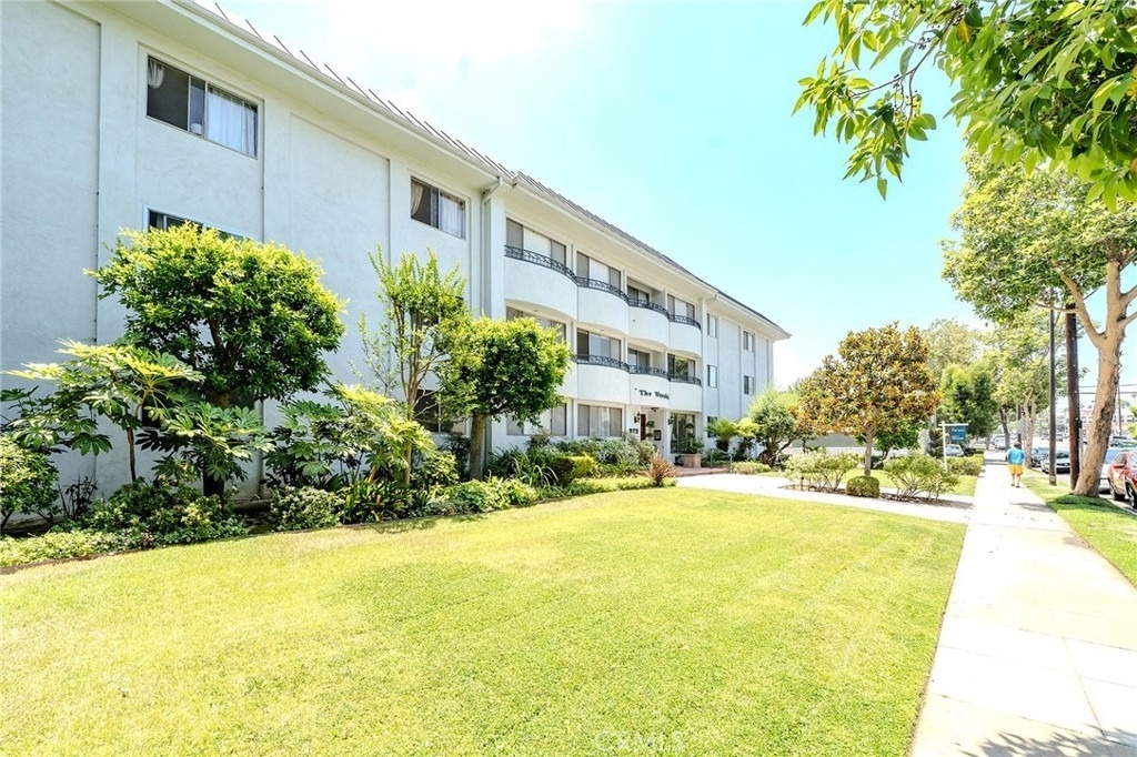972 E California Boulevard - Photo 20