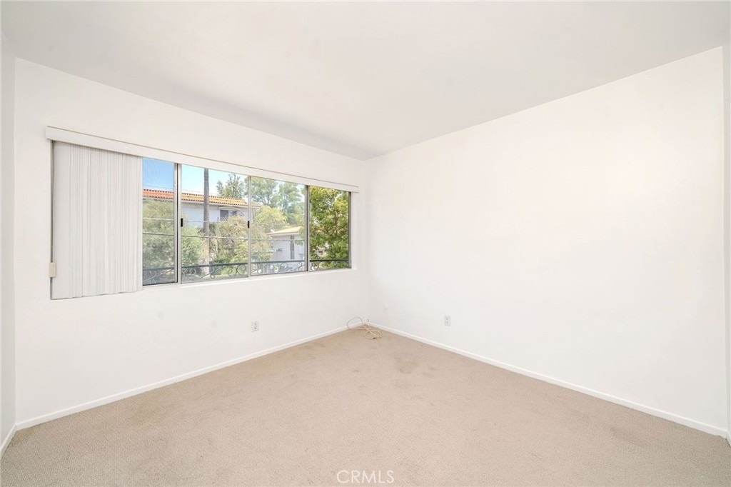 972 E California Boulevard - Photo 15
