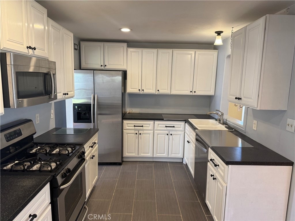 600 E Ash Street - Photo 16