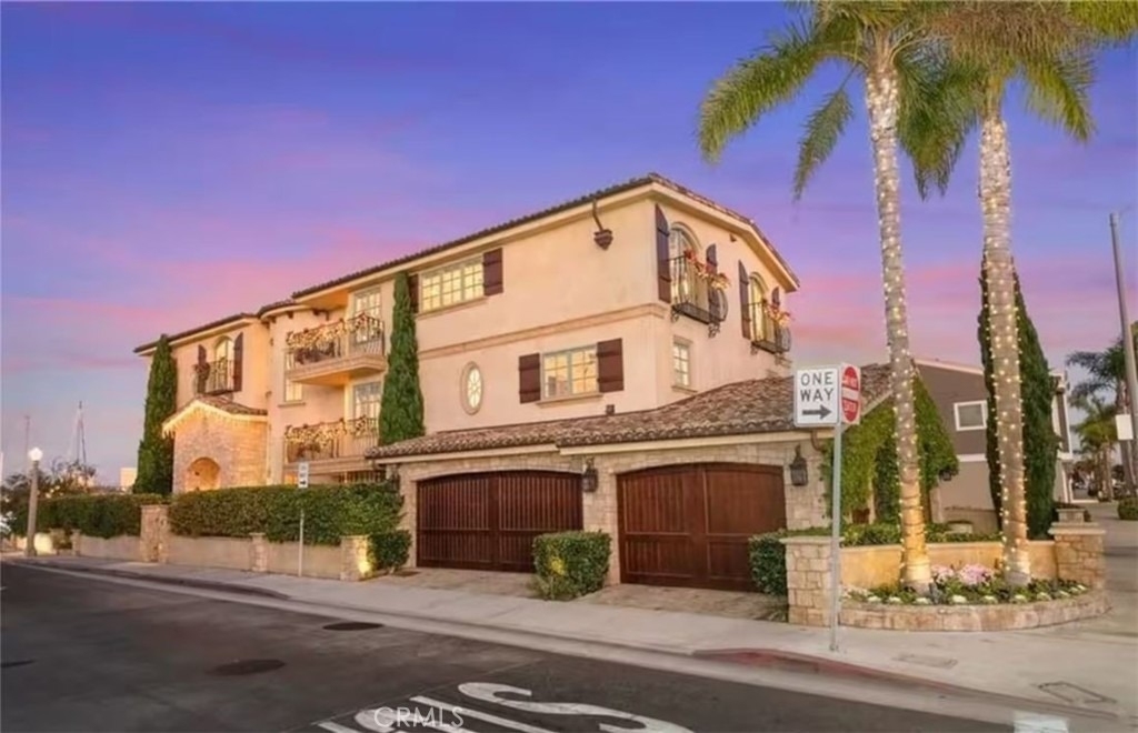 900 E Balboa Boulevard - Photo 1