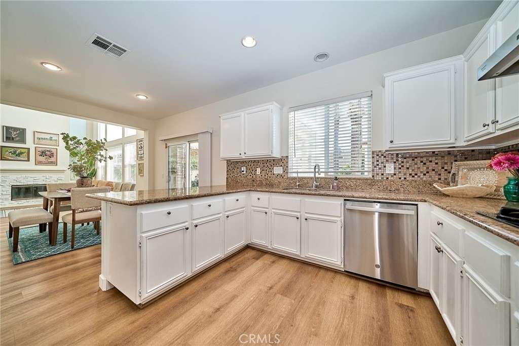 6377 Peach Ave - Photo 9