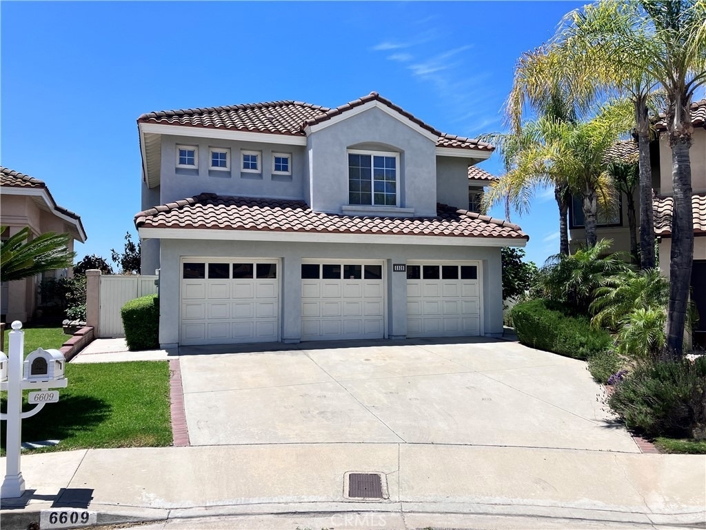 6609 E Pinnacle Pointe - Photo 0