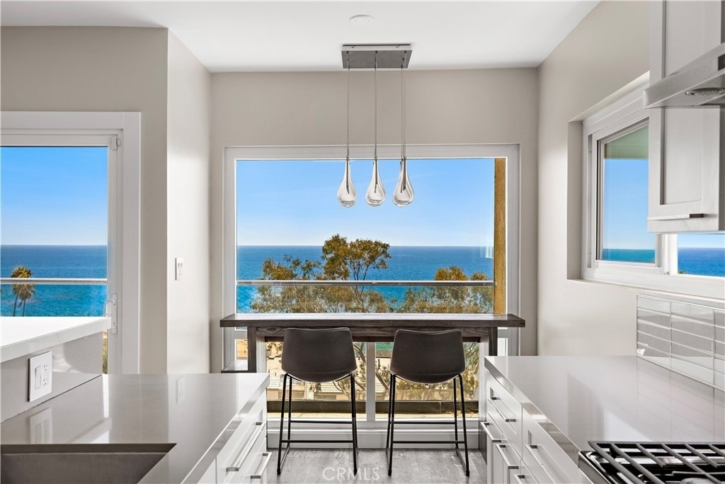 694 N Coast - Photo 2