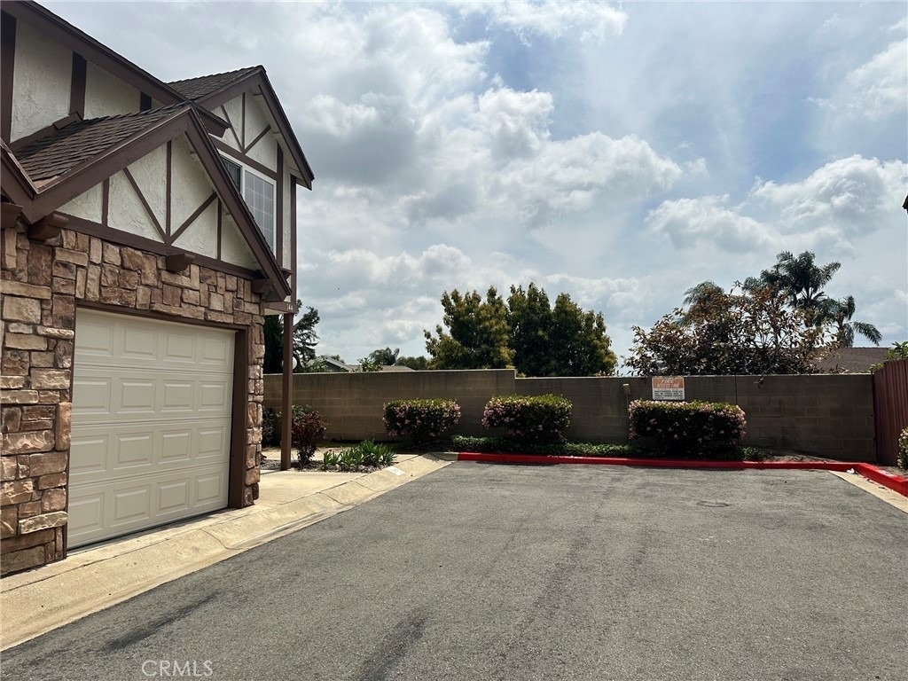12951 Benson Avenue - Photo 3