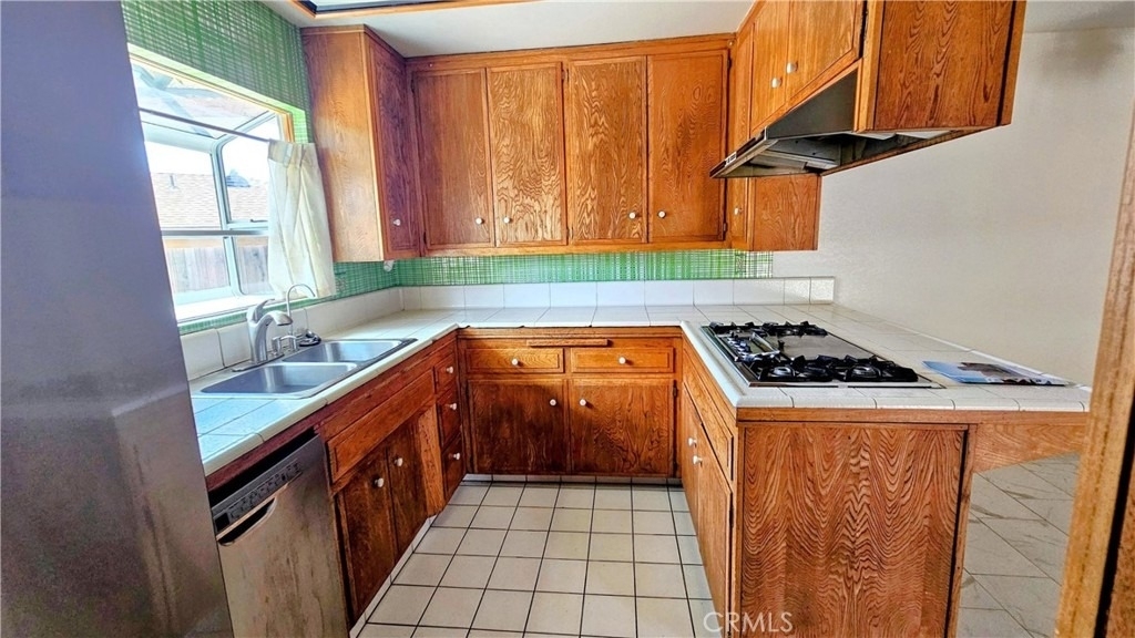 758 E Cypress - Photo 3