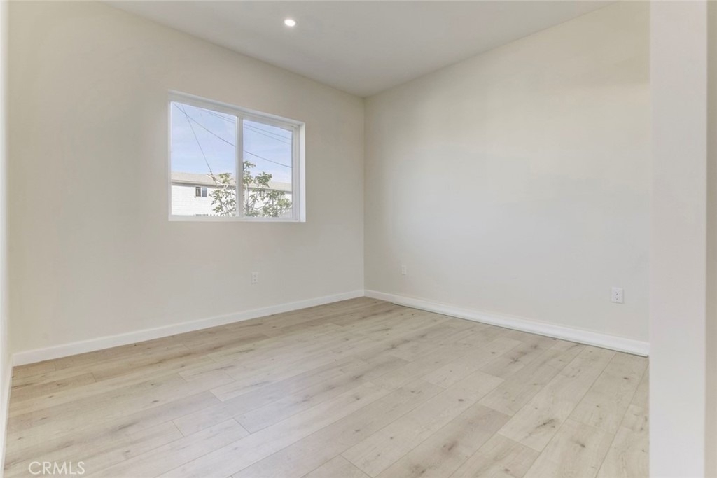7408 Radford Ave - Photo 12