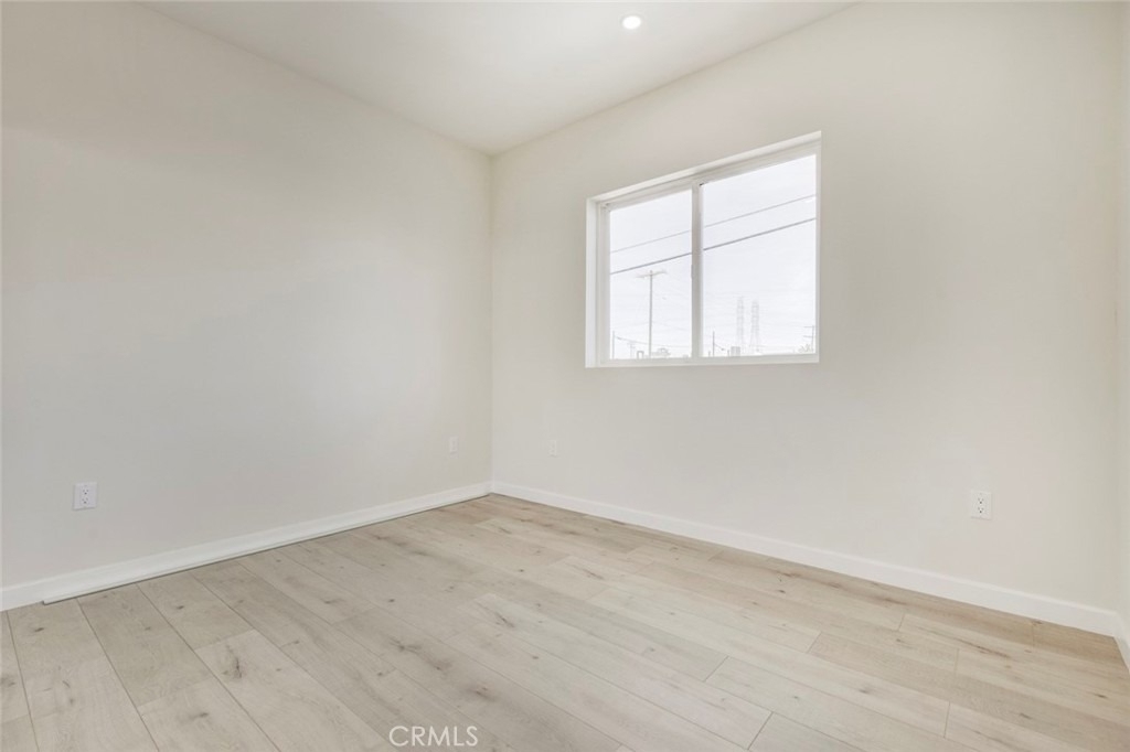 7408 Radford Ave - Photo 14