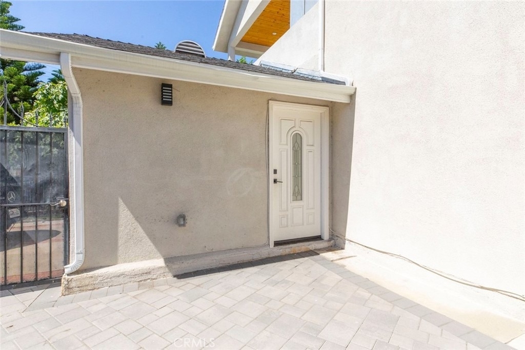 6600 Charlesworth Avenue - Photo 1