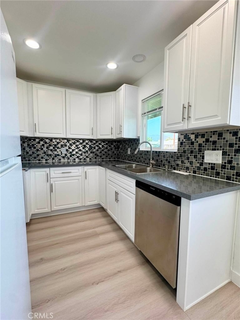 1065 S Prospero Drive - Photo 3