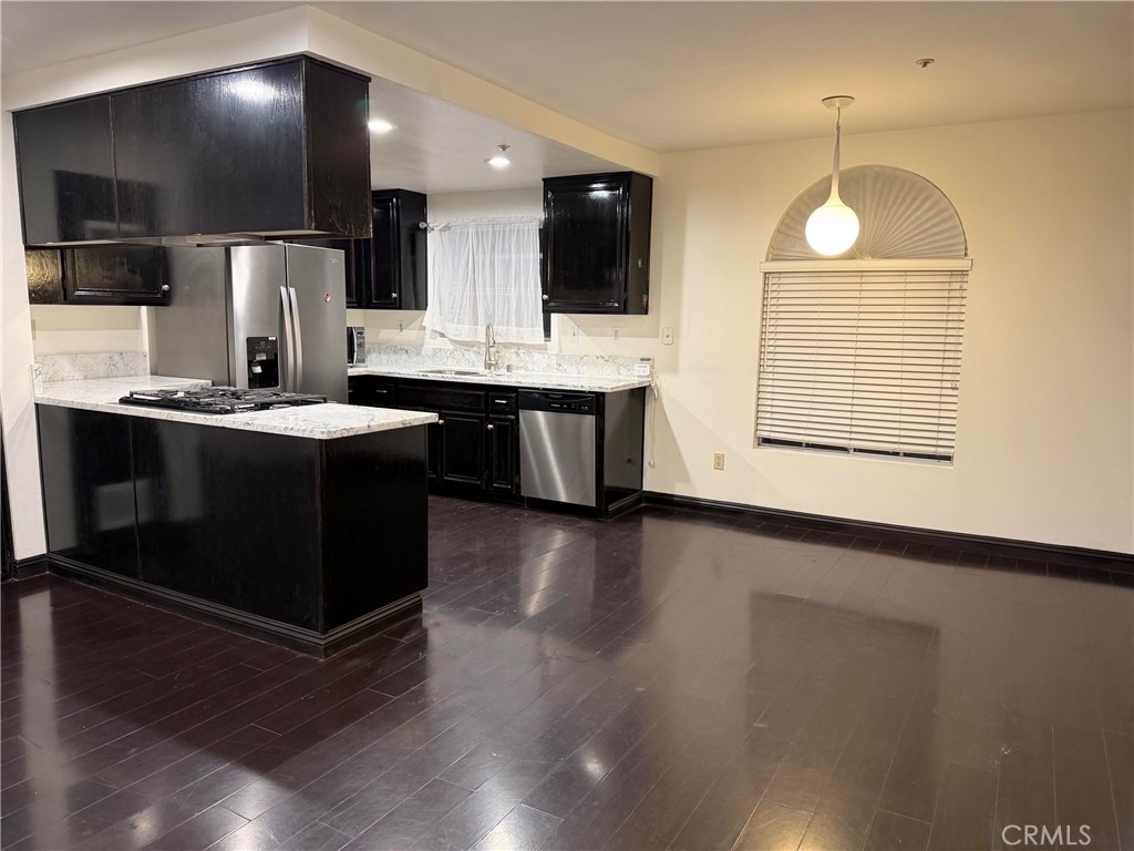 329 Genoa Street - Photo 10