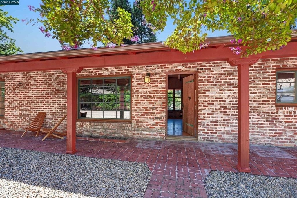 755 Glenside Dr - Photo 2