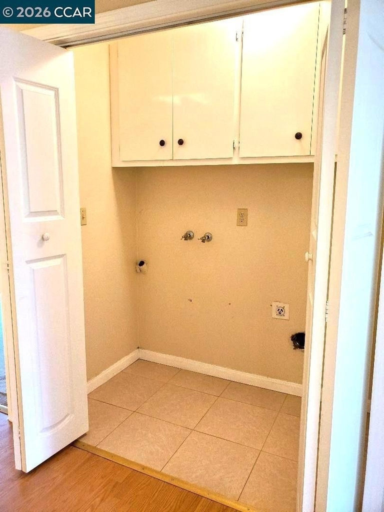 708 Court Ln - Photo 11