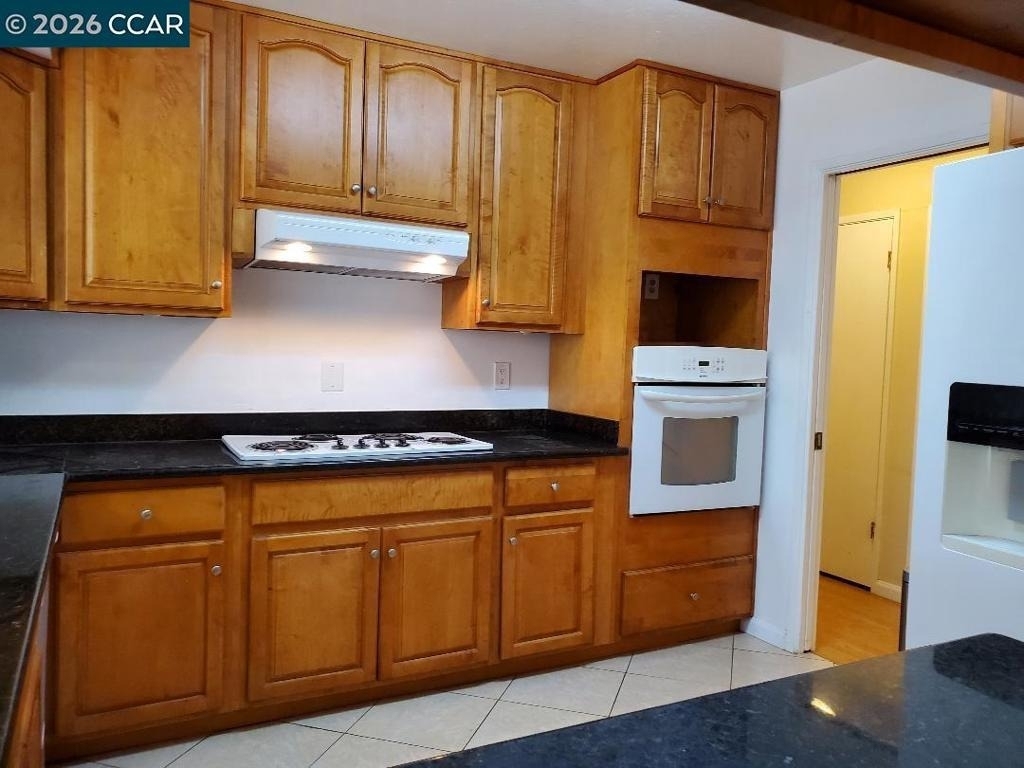 708 Court Ln - Photo 8