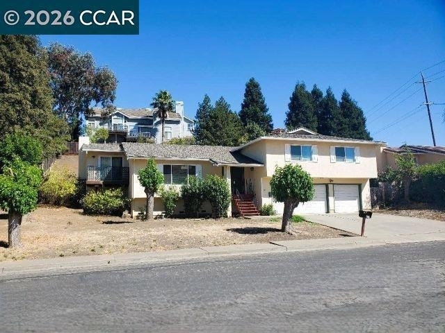 708 Court Ln - Photo 0