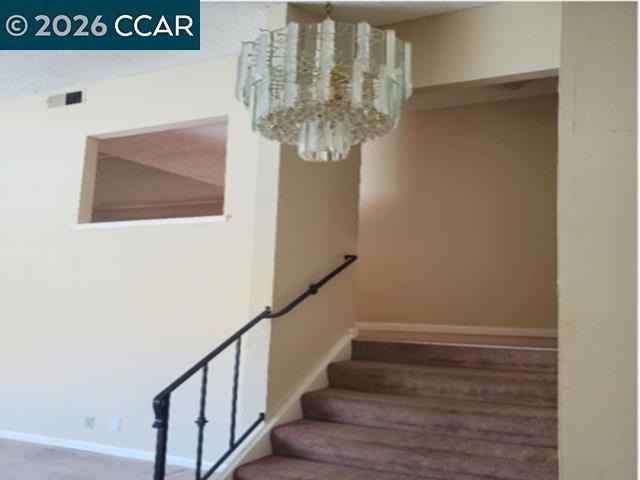 708 Court Ln - Photo 2