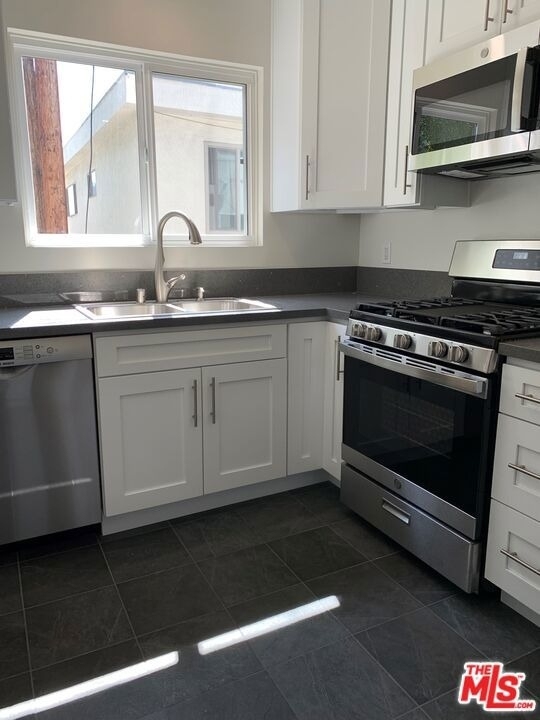 1219 N Crescent Heights Boulevard - Photo 7