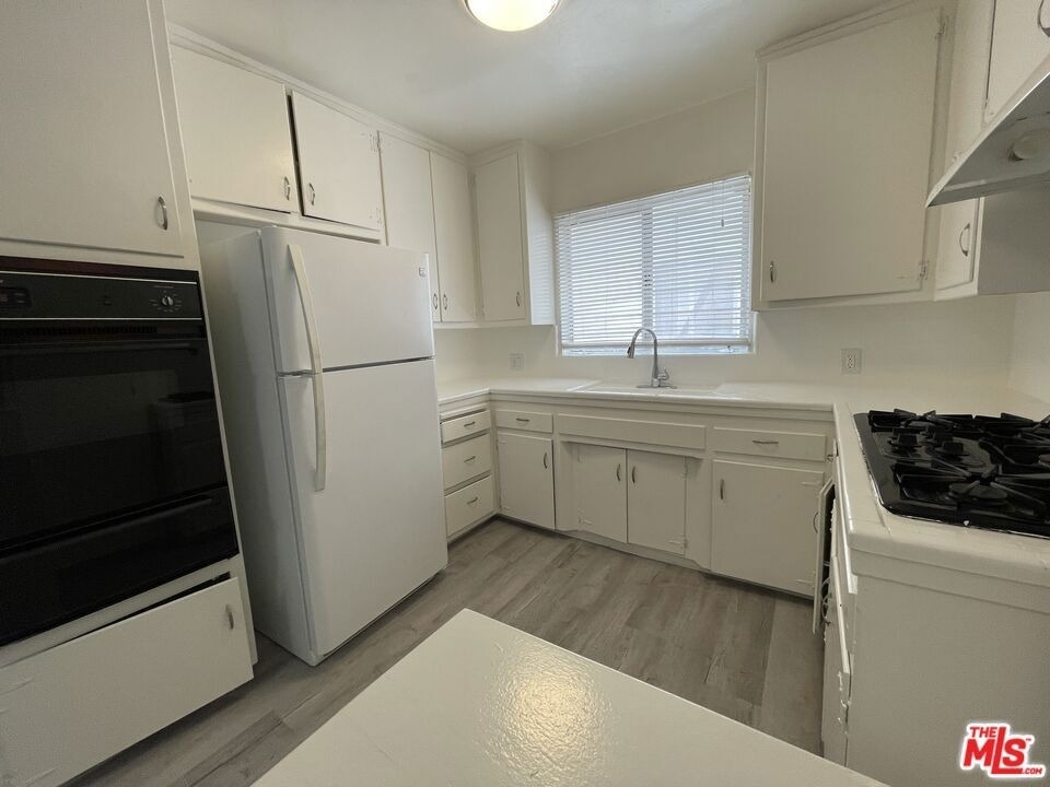 922 S Bedford Street - Photo 3