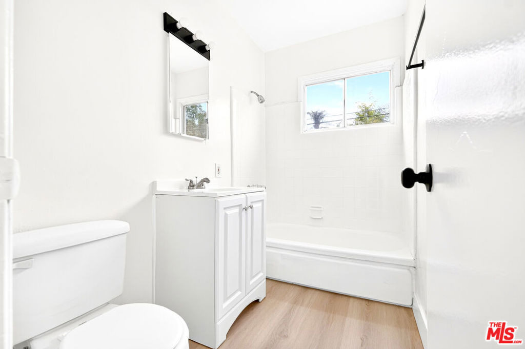 4777 San Vicente Boulevard - Photo 11
