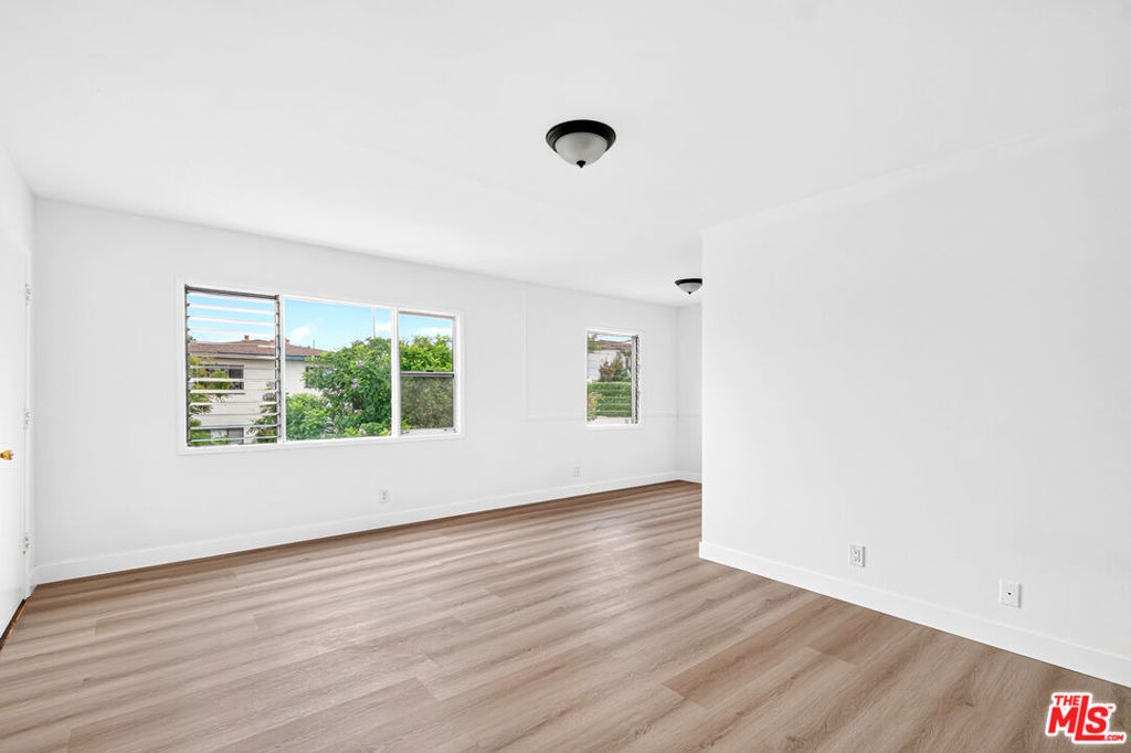 4777 San Vicente Boulevard - Photo 8