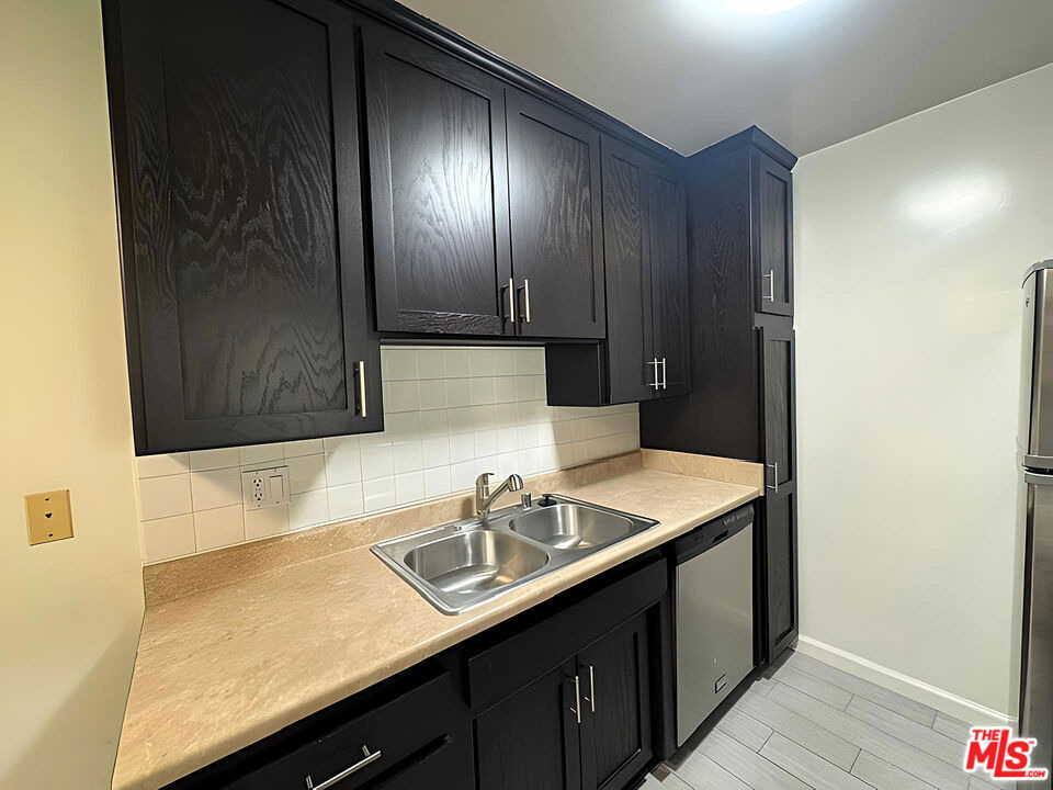 1630 Granville Avenue - Photo 5