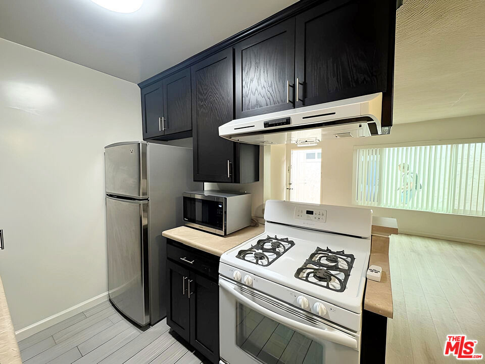 1630 Granville Avenue - Photo 6