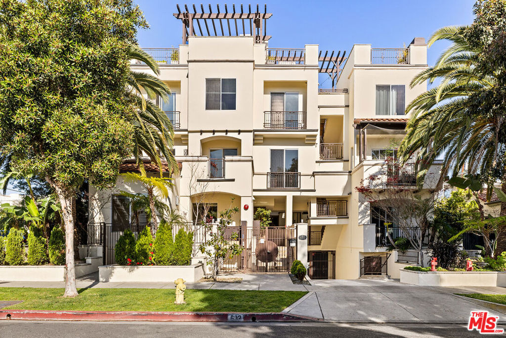 632 N Kings Road - Photo 13