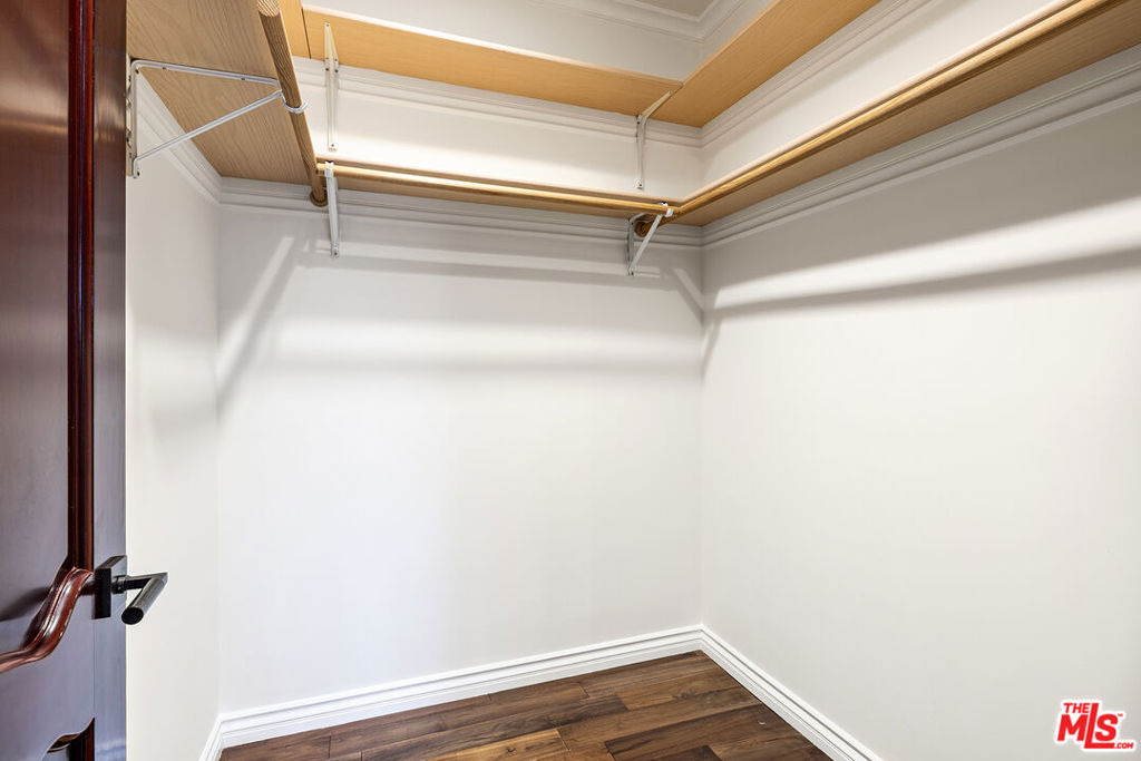 632 N Kings Road - Photo 5