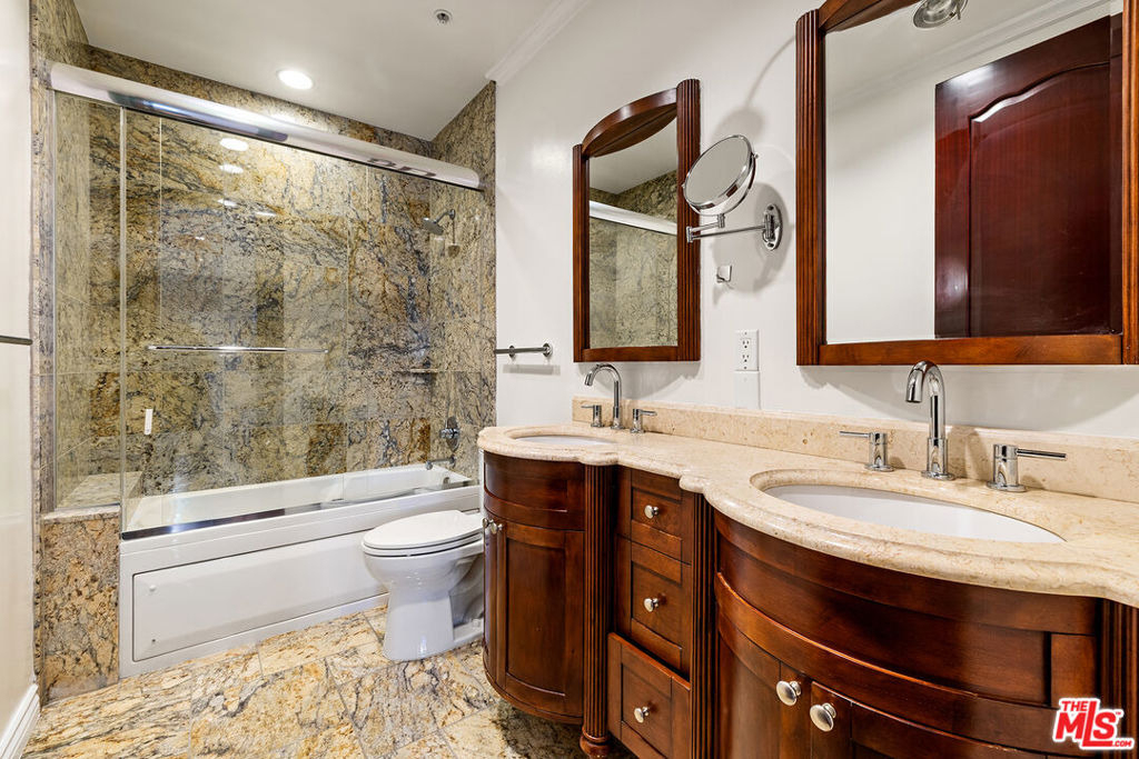 632 N Kings Road - Photo 7