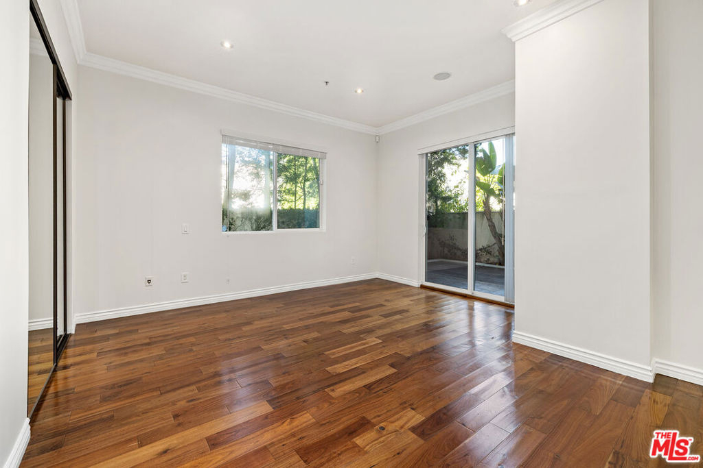 632 N Kings Road - Photo 6